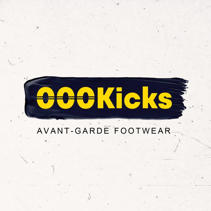 Το λογότυπο του 000Kicks σε μαύρη πινελιά