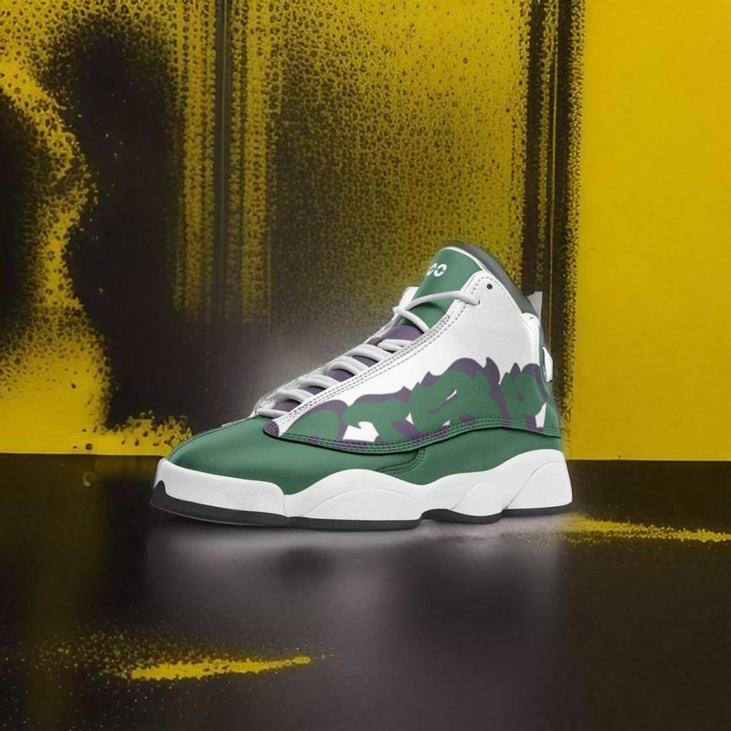 Πράσινο ψηλό sneaker πάνω σε κίτρινη πιτσιλιά